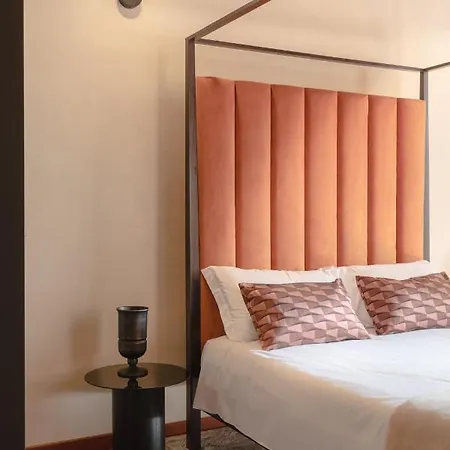 Torre Capranica Рим