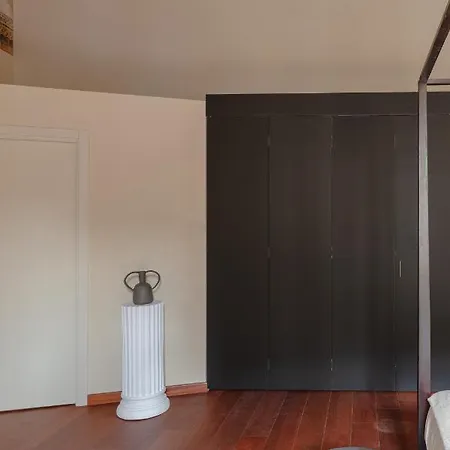 Ξενοδοχείο με διαμερίσματα Torre Capranica 4*