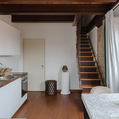 Torre Capranica Ξενοδοχείο με διαμερίσματα 4*